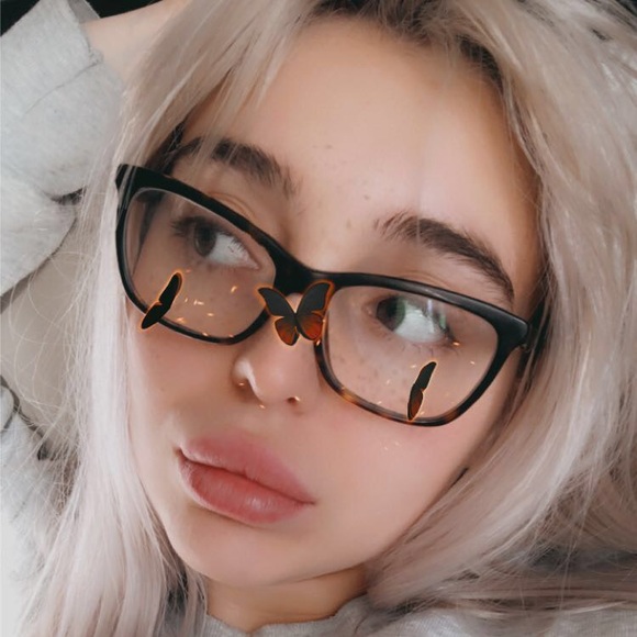 Meet your Posher, Chanel - Picture 1 of 1